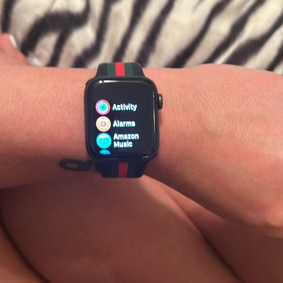 APPLE WATCH SE LIKE NEW!! - Picture 2 of 10